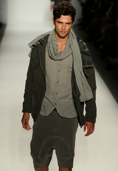 8322B098 DA2D 4BC7 AF11 27892AD5E1F5