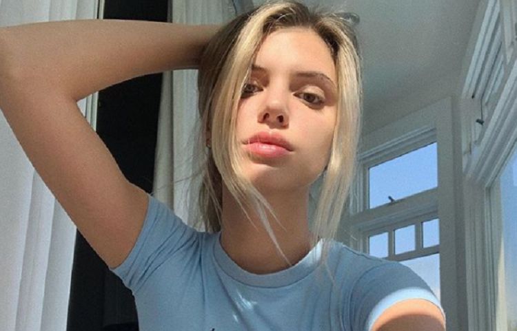Alissa Violet 1