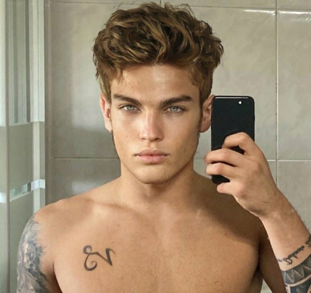 SmartSelect 20200709 190842 FaceApp