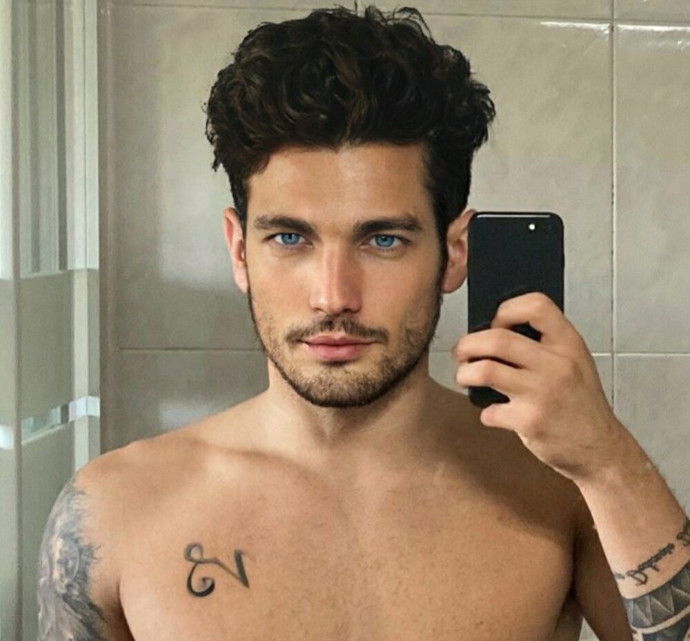 SmartSelect 20200709 190915 FaceApp