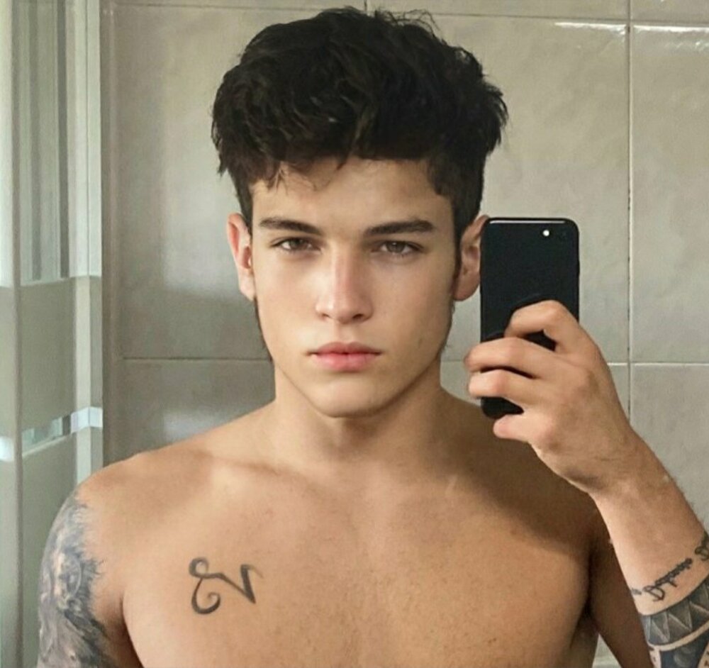SmartSelect 20200709 190819 FaceApp
