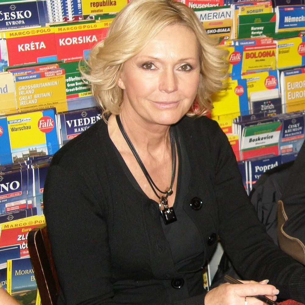 1200px Helena Vondrackova 2 cropped