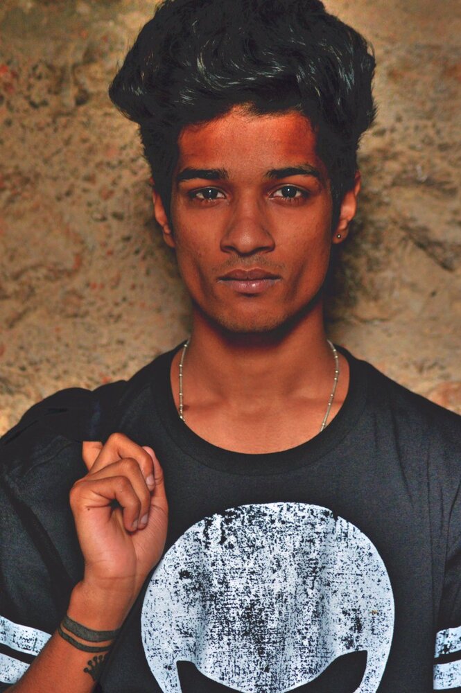 0B0C33DD FF35 4442 8C94 7737326A36EC