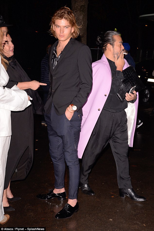 8C80E39B 8DDE 4F6F B574 3BA3D2A7872A