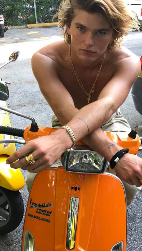 E8BB4815 F291 4009 B398 DCED1215B5B6