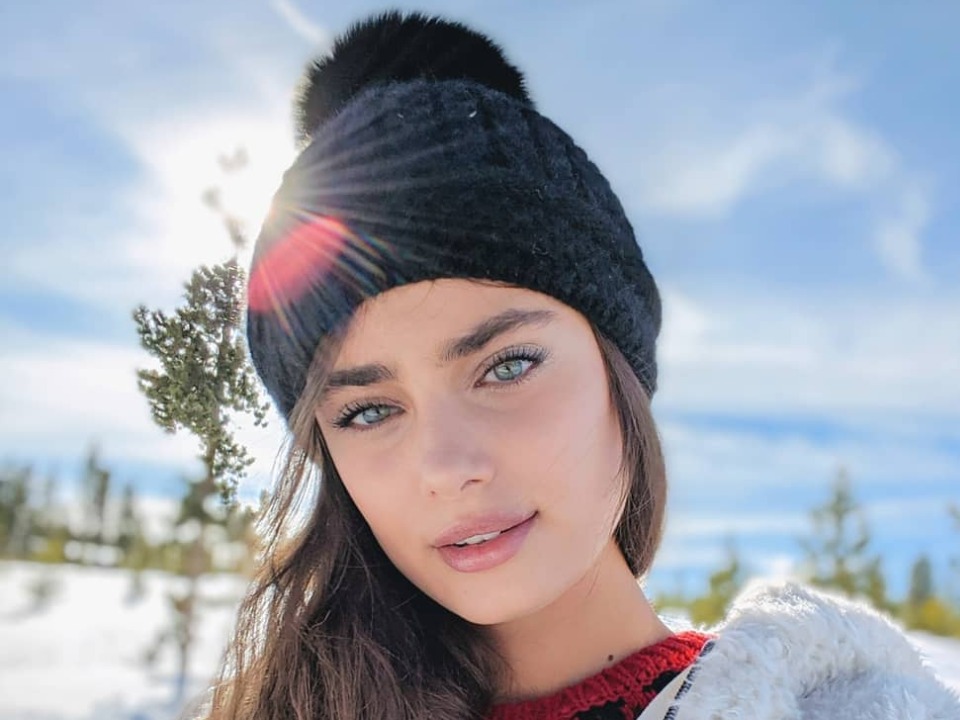 Taylor Hill 1