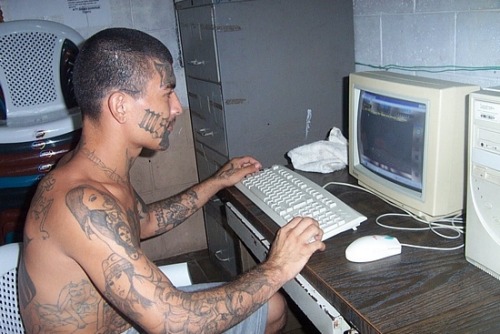 Tumblr mhunw13uA21s0sgyoo1 500