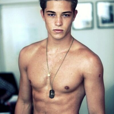 079c11f475bd65118e2fd26bef50b3e3 400x400