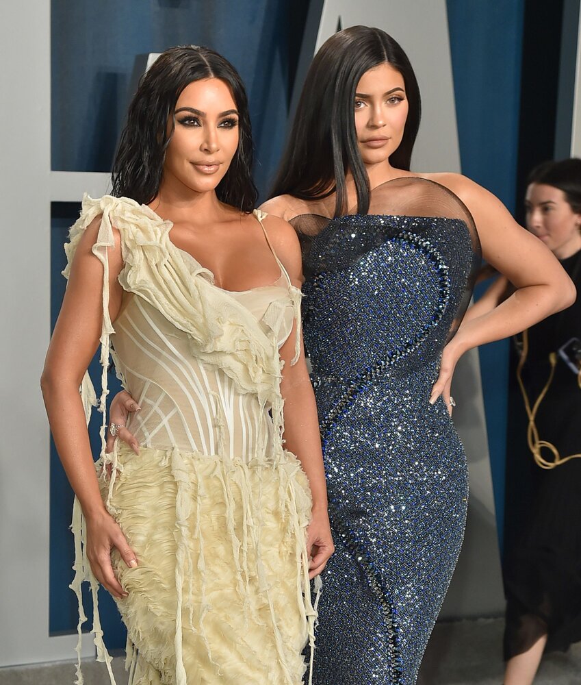 Oscars 2020 kim kardashian et kylie jenner leur gros probleme de robe qui aurait pu mener a l