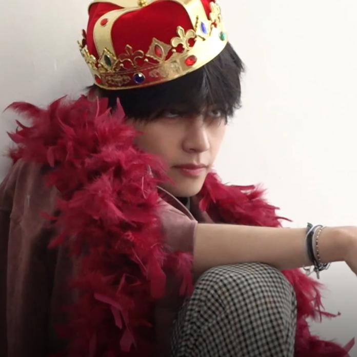 V aka taehyungs red king model avatar in run bts leaves americas next top models tyra banks im