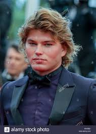 D952B7B8 2C55 4F1F BB0F FFED54A42584