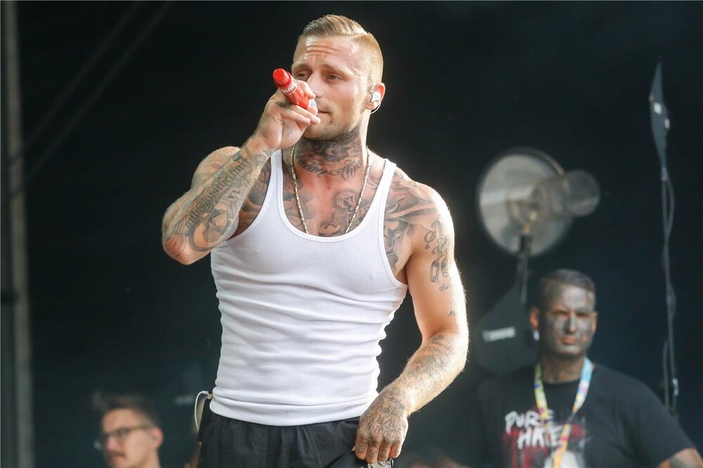 Der berliner rapper kontra k bei seinem auftritt auf dem 1745563h