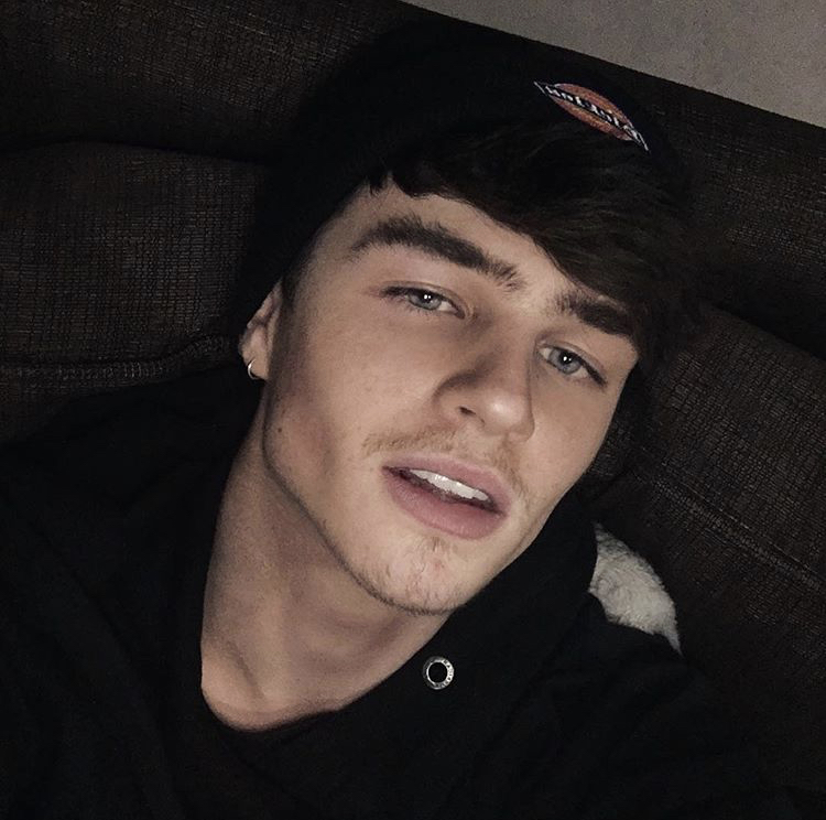 6027E8B7 5E5A 43AF AF03 55DF7506793C