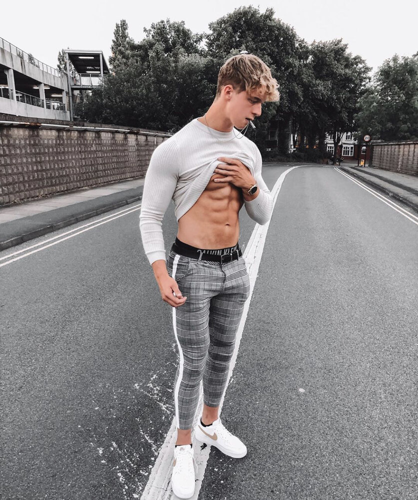 13501E2A 9443 48D9 B995 A707B7F0082C 13501E2A 9443 48D9 B995 A707B7F0082C