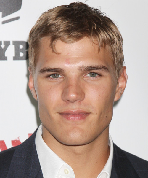 Chris Zylka 1