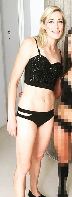 4DB5073F00000578 5890857 Pictured Katie Bastians 31 had a lesbian encounter with Melanie  a 23
