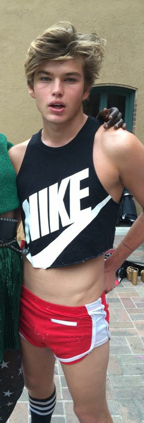 5852907dc7188f9b26c8e7ee lime light behind the scenes 91