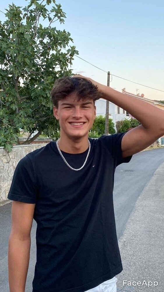 FaceApp 1598042023618