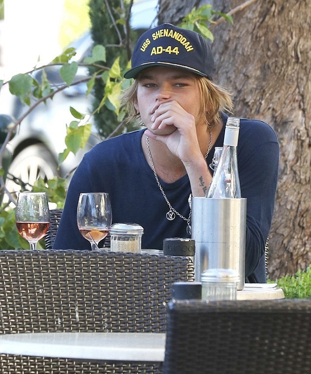 C5521B15 FCFD 46F0 9832 8B7DCFC2410C