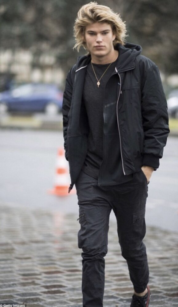 CAF0976B D18F 45D7 BE16 533CFC3E30ED