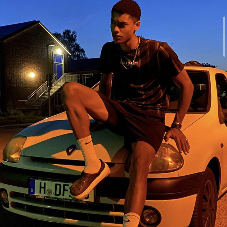 210BF4D1 5F2C 4B84 9025 5A6449D84146