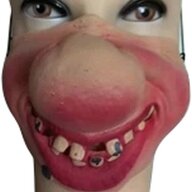 6589