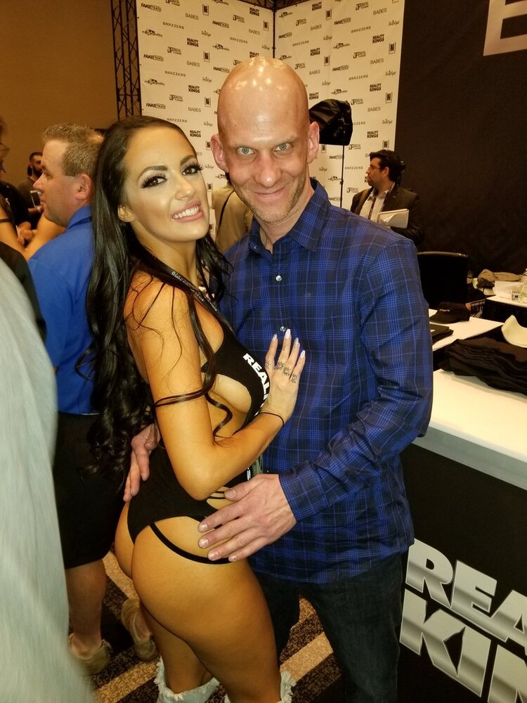 524690A8 D26F 4569 8B8D 26BDF6C07F75