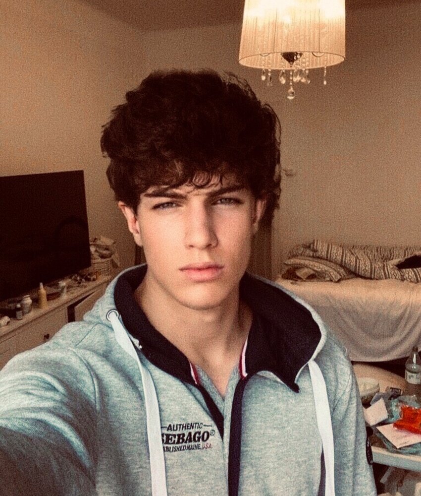 B453A67F 00B4 4C14 9C6A 6E8453CC27AF