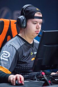 200px JW at ESL Barcelona 16 3