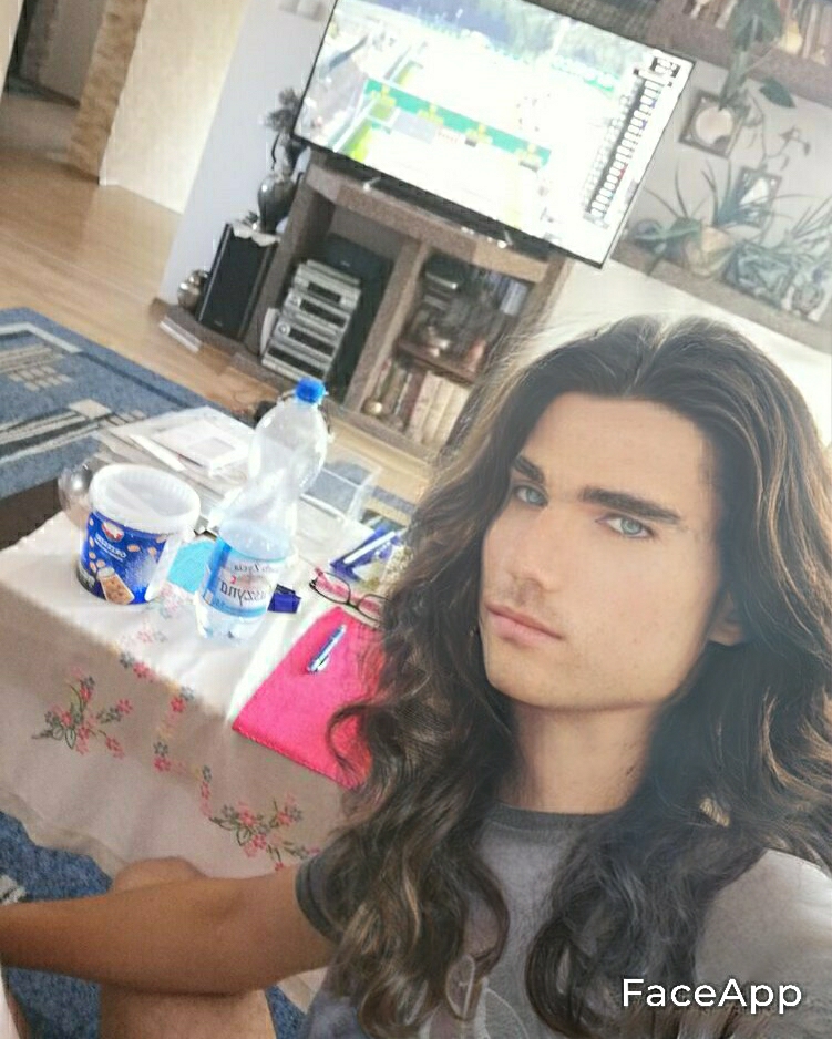 FaceApp 1598804390275