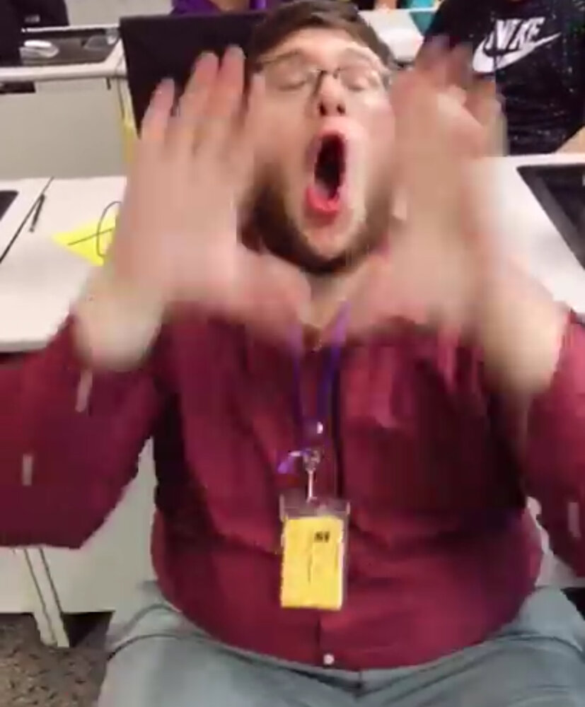 CAD18194 AFD3 44DD 85B4 394352D54F52