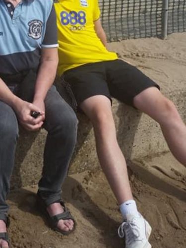 84B47DDC 43A7 43D0 95C3 2D3DF17B4C1D