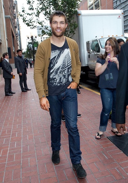 LiamMcIntyreLiamMcIntyreArrivesComicJGJeSZCdm2ll