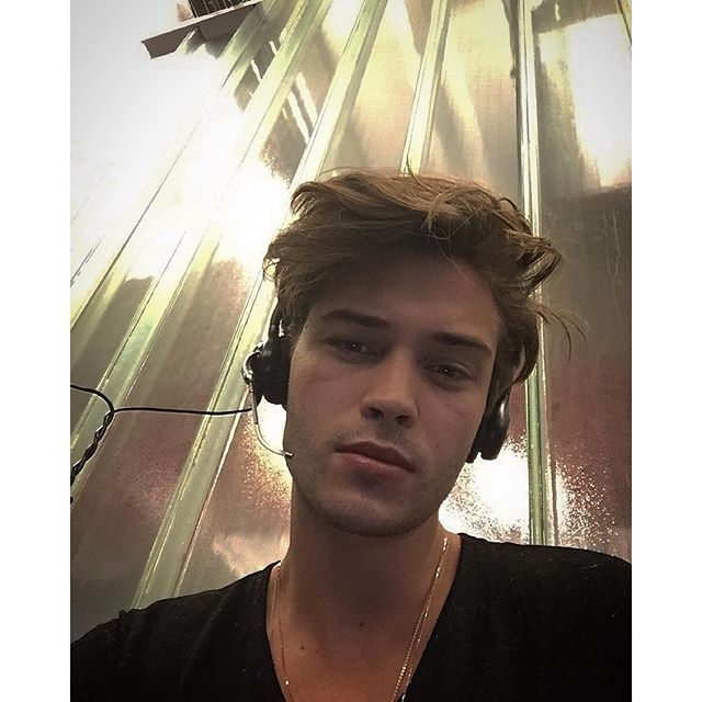 Male model selfies from paris 2016 04
