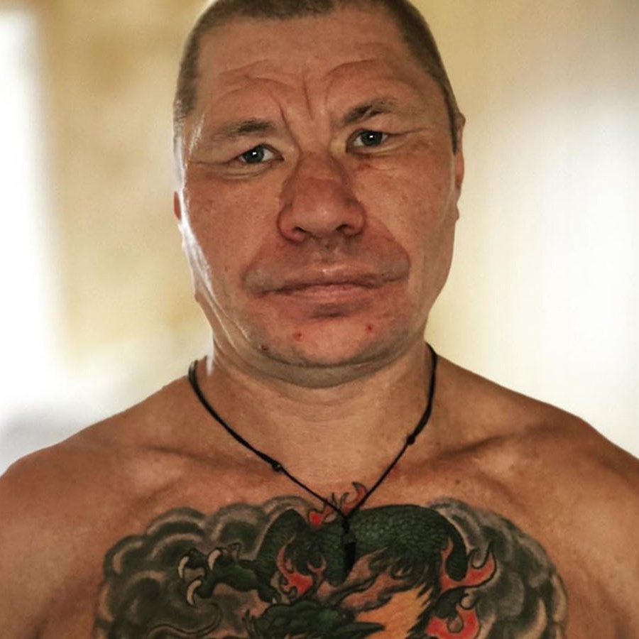 Oleg mongol podralsja s 240 kilogrammovym soperniko 158935407440426528