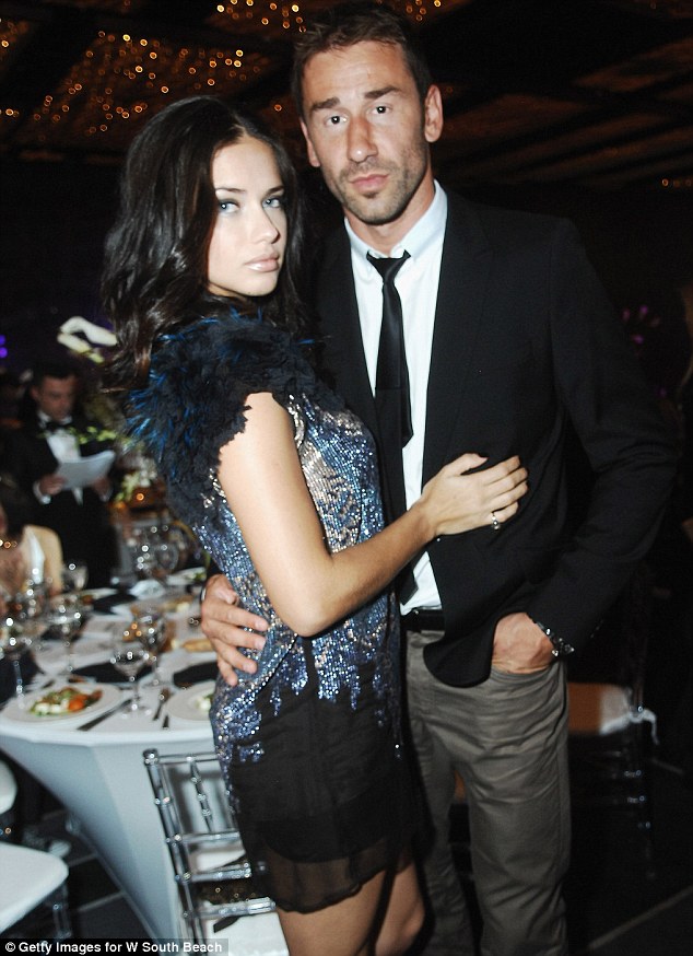 D52612F4 4BA8 4017 AA6E B47C28FC6C88