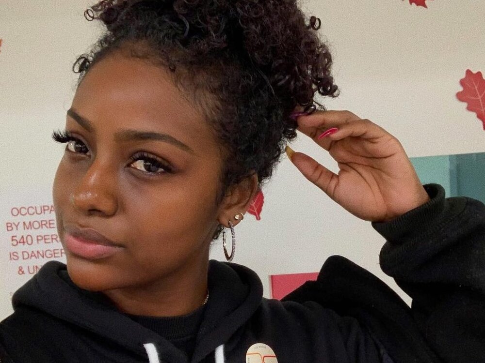 2C64D500 024D 406F B5B6 5B37B45F81C4