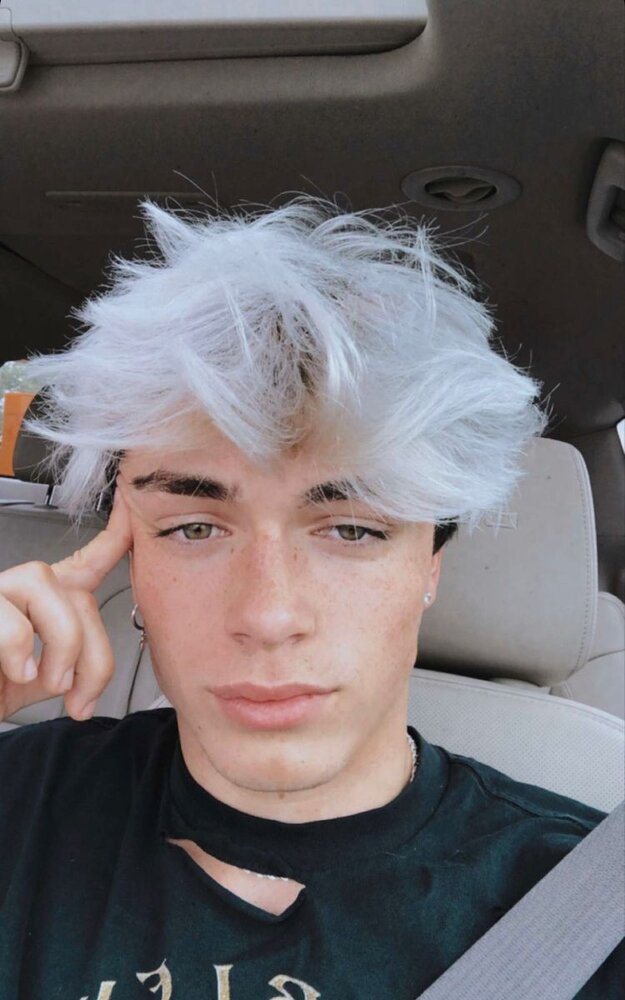 F2E77B40 B899 4559 8362 C8A0AF4E3946