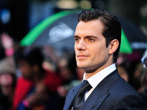 Henry_Cavill_Headshot3_750x562.jpg