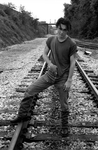 Young-Johnny-johnny-depp-30371730-1309-2000.jpg