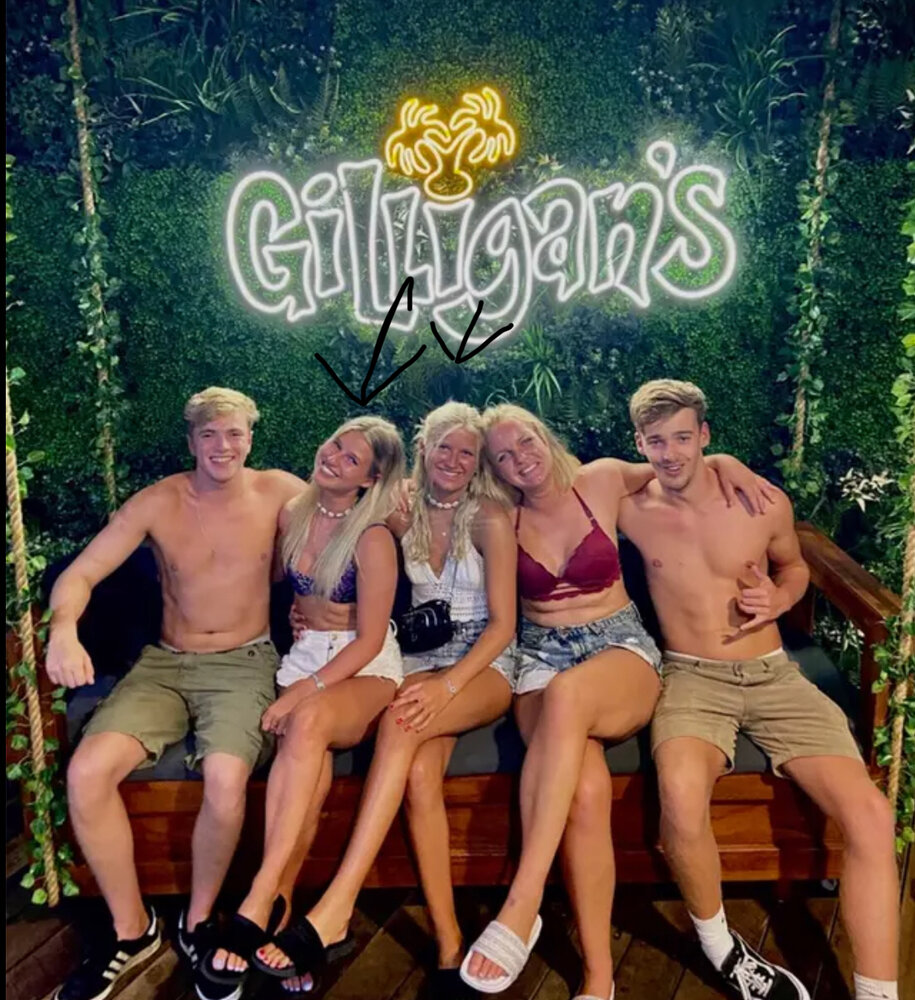 1D894F2C EA96 43E4 A80A 67B4D3FC2BD3