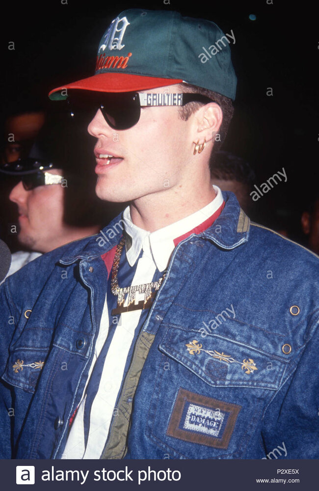 Los angeles ca 17 oktober rapper vanilla ice aka robert matthew van winkle besucht die premier
