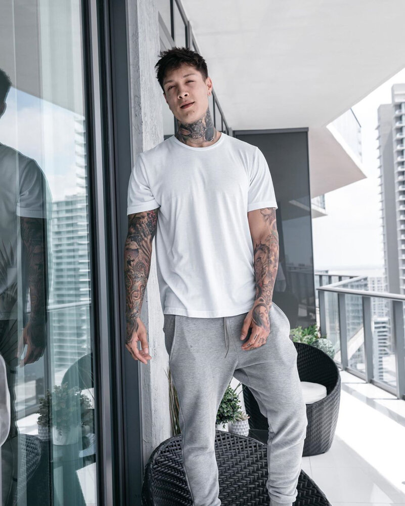 ProfilePicture2Flang en2Fchris heria  37f5bf2Fblob  05441