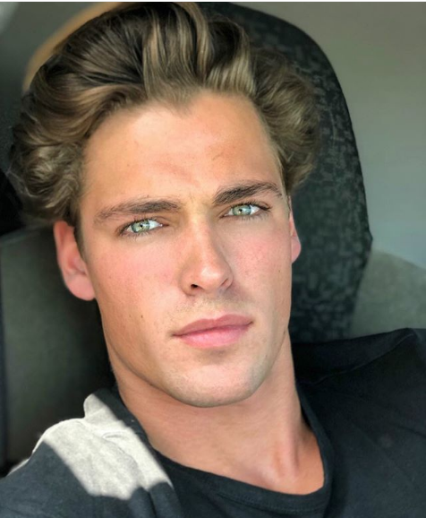 2510D4CE 448D 4109 A0EA A5D83BC05373