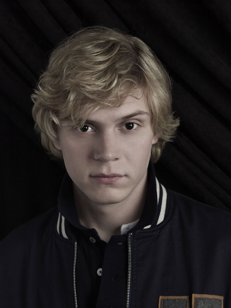 AHS Coven   Photoshoot   Kyle Spencer infobox