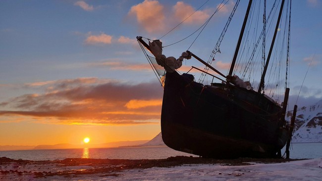 Svalbard midnight sunj ai0cH6L5ewKt LJ 6wyAO89ZLXXlk6996Za5c0Ah6A 1