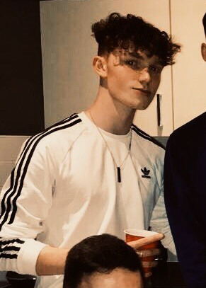 C9CDBDDB 8930 472F B25F BB16FFCCBD04