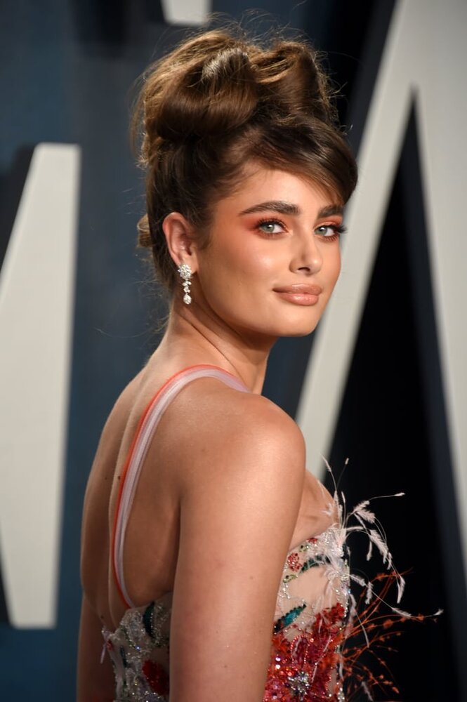 Taylor Hill at Vanity Fair Oscars Afterparty 2020