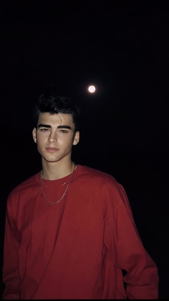 2775A233 2019 4933 9B35 742D4C8D58AC