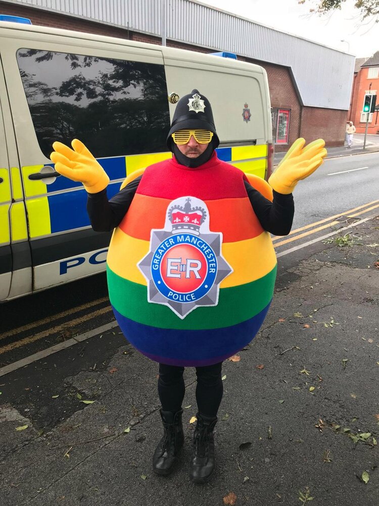 4CDA8819 278B 4E92 B8FF FBB41C2D6DC8